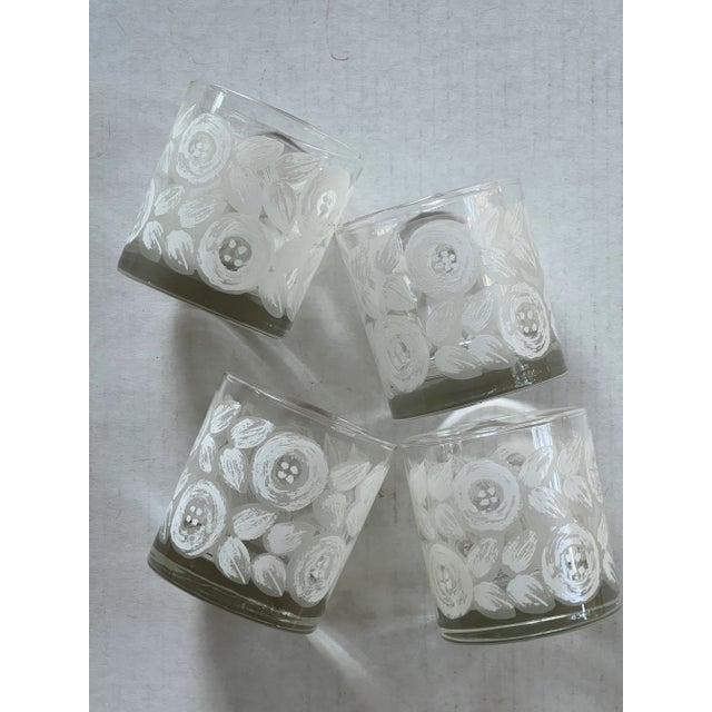 Vintage Spring Flower Glasses- 4 Pieces For Sale - Image 9 of 9