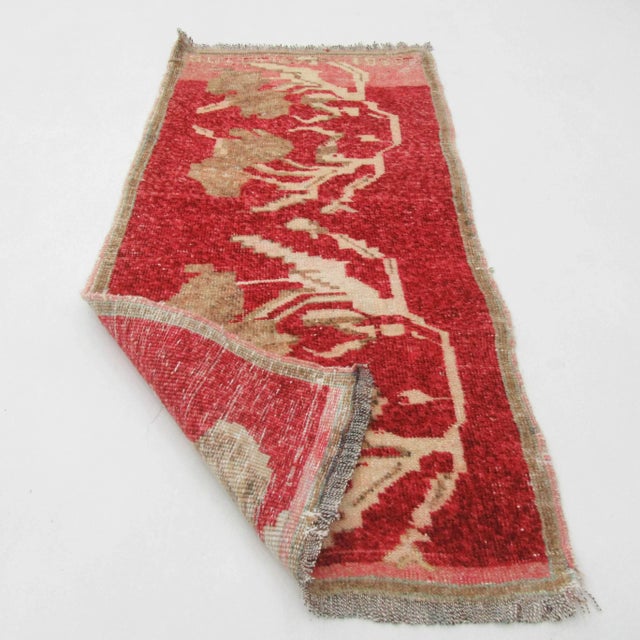 Mid-Century Modern Mini Vintage Red Rug For Sale - Image 3 of 4