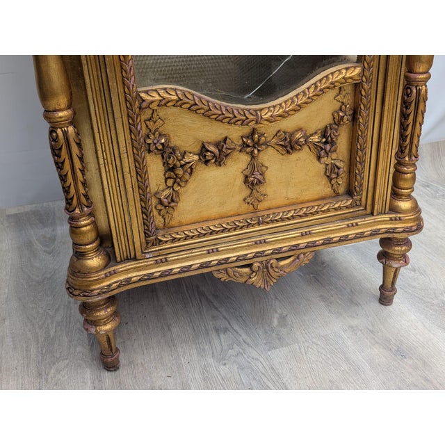 Baroque Style Illuminated Gilded Display Cabinet For Sale - Image 5 of 18