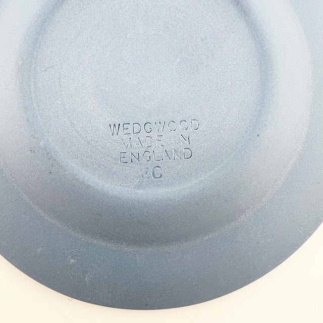 Neoclassical Mid 20th Century Blue Wedgwood Jasperware Trinket Dish With White Relief, England For Sale - Image 3 of 8