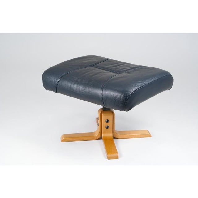 Simple footstool by Unico from the 1970s, made in Denmark. The color is between gray-blue (RAL 5008) and steel blue (RAL...
