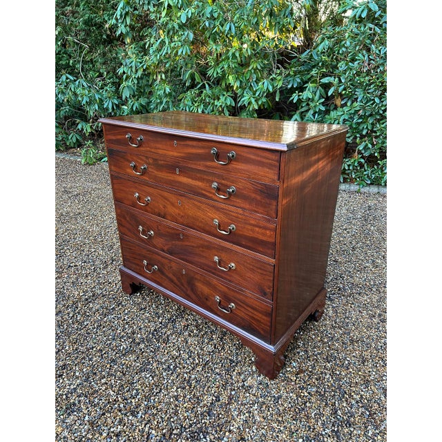 Georgian Mahogany Chest of Drawers, 1780s For Sale - Image 3 of 11