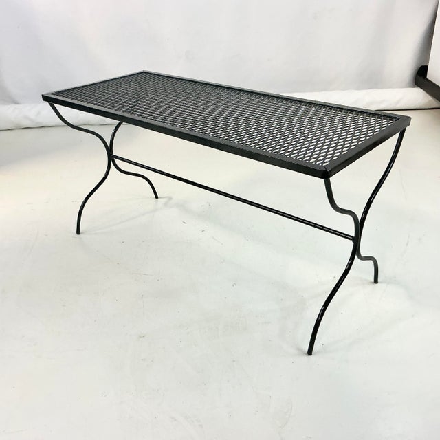 Mid-Century Atomic Mesh Salterini Style Boho Chic Outdoor Coffee Table, Newly Painted. For Sale - Image 10 of 14