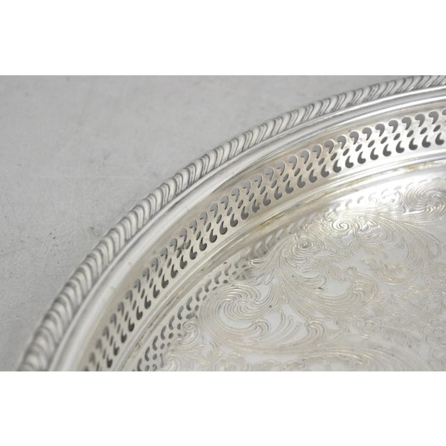 Vintage Wm Rogers Round Sllver Plated Raised Gallery Serving Platter Bar Tray For Sale - Image 4 of 12