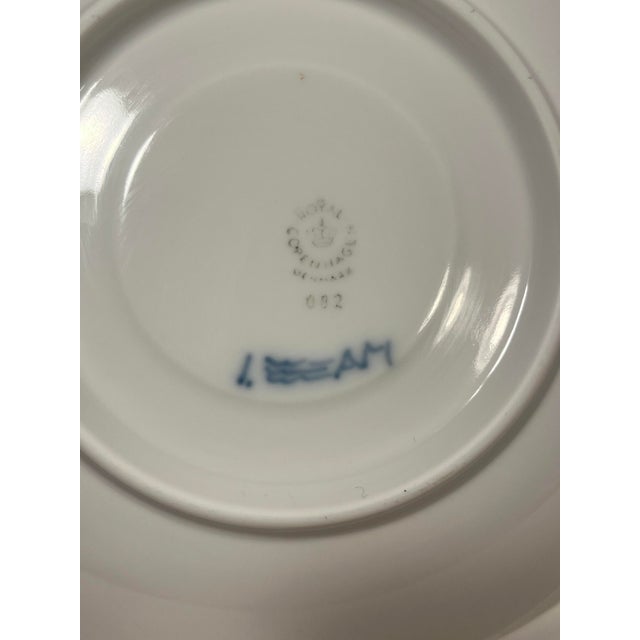 1980s Vintage Royal Copenhagen 081/082 Hand Painted Teacups & Saucers - Set of 4 For Sale - Image 5 of 9