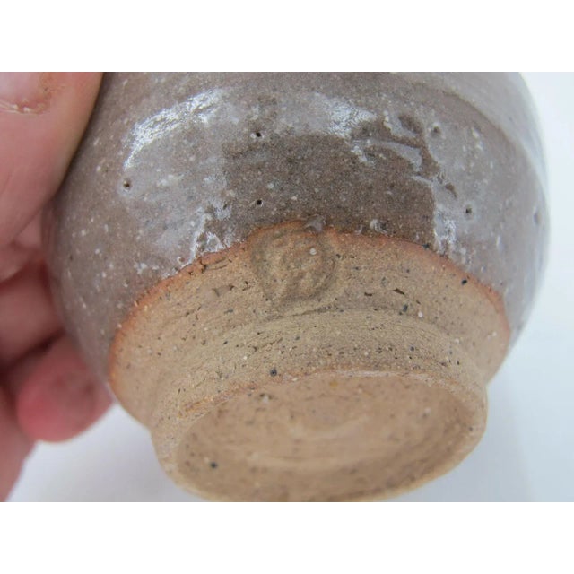 Japanese Studio Pottery Brown & Tan Swirl Tea Bowl by Nitomi Kanji Signed For Sale In Portland, OR - Image 6 of 8