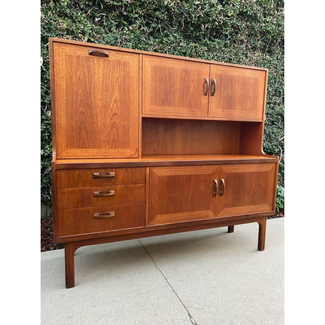 G Plan 1960s Mid Century Teak Sideboard/Buffet Liquor Bar/Hutch G-Plan For Sale - Image 4 of 13