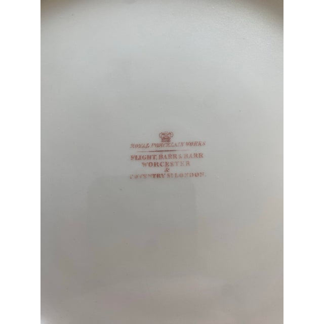 English Mid 19th Century Flight, Barr & Barr Worcester Armorial Porcelain Plate, Dating Back - Set of 6 For Sale - Image 3 of 5