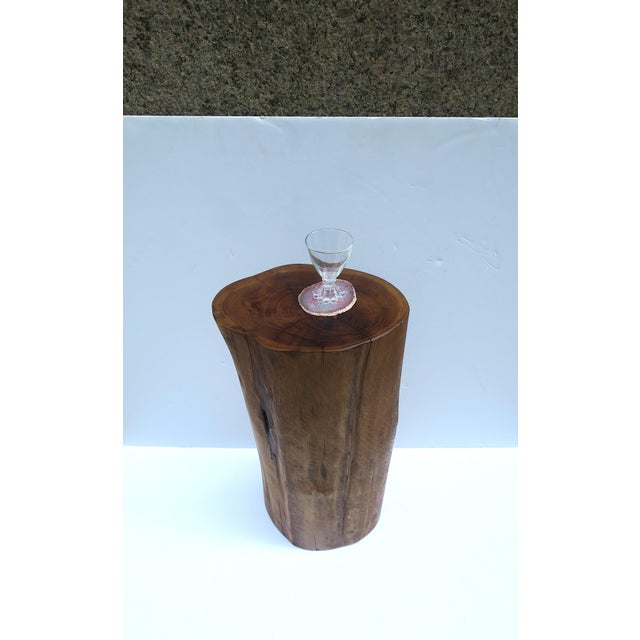 Late 20th Century Pedestal Side Drinks Table, Natural Wood Trunk, Organic Modern Style For Sale - Image 5 of 16