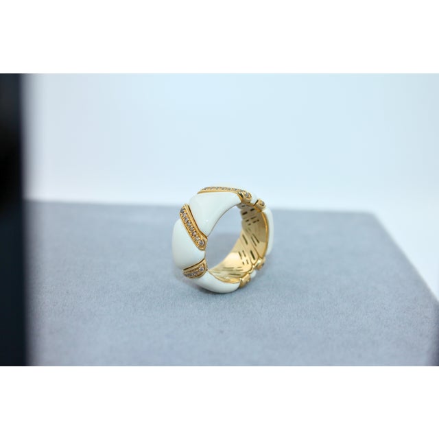 Metal Diamond White Beige Cream Ivory Enamel Eternity Band Unique 18k Yellow Gold Ring, Size 7.5 For Sale - Image 7 of 18