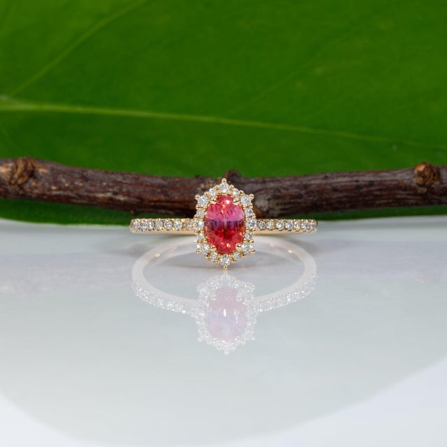 2020s Aaa Padparadscha Sapphire Ring With Earth-Mined Diamond Accents: Solid 14k Gold For Sale - Image 5 of 9