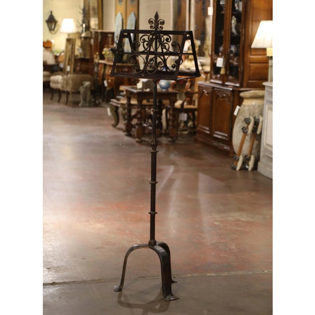 19th C. French Gothic Wrought Iron Double-Sided Music Stand With Fleur-De-Lis For Sale In Dallas - Image 6 of 9