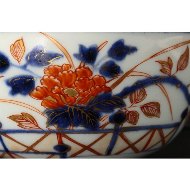Fine 18th C. Edo Japanese Imari Bowl With Imperial Chrysanthemum Mark For Sale - Image 12 of 17