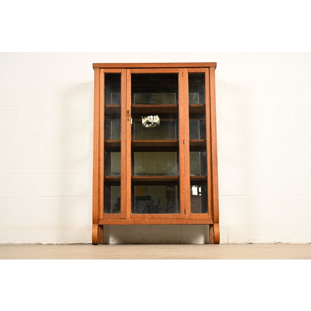 Mission Berkey & Gay Style Antique Mission Oak Arts & Crafts Bookcase Cabinet, Circa 1910 For Sale - Image 3 of 16