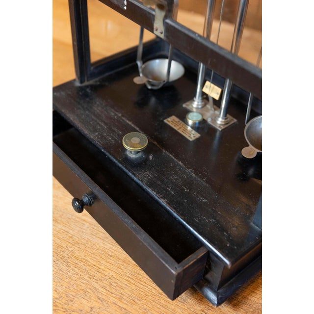 20th Century French Glass Case Scale For Sale - Image 4 of 13