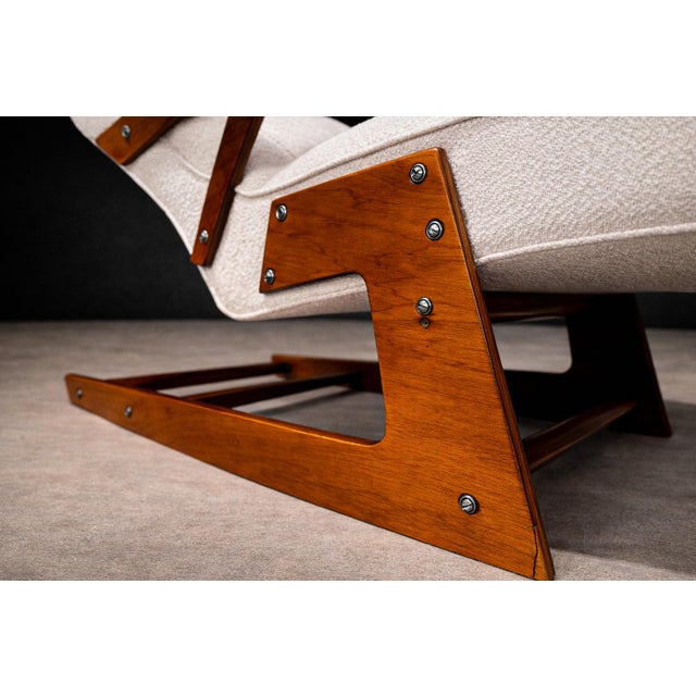 Sculptural Chaise Lounge in Solid Hardwood & Bouclé, Brazilian Modern, 1950s For Sale - Image 17 of 17