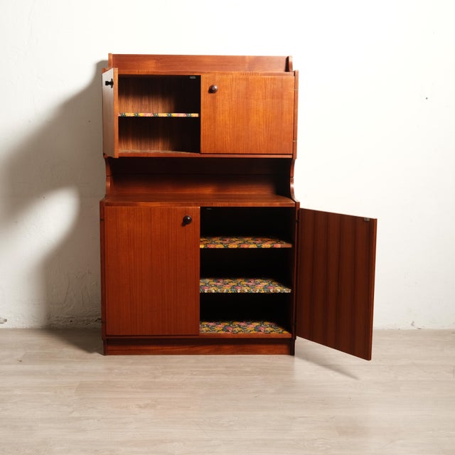 Vintage Sideboard in Wood, 1960s For Sale - Image 5 of 18