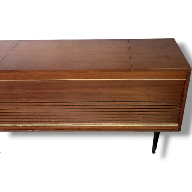 Wood Mid-Century Radiogram with Teak Veneer Cabinet and Integrated Radio, 1960s For Sale - Image 7 of 9