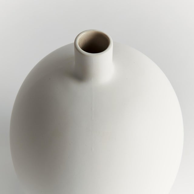Modern Barclay Butera Sandbar Vase Medium For Sale - Image 3 of 3