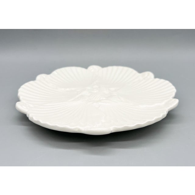Digoin & Sarreguemines 1990s White Ceramic Oyster or Luncheon Plate – Coastal Contemporary Tabletop For Sale - Image 4 of 11