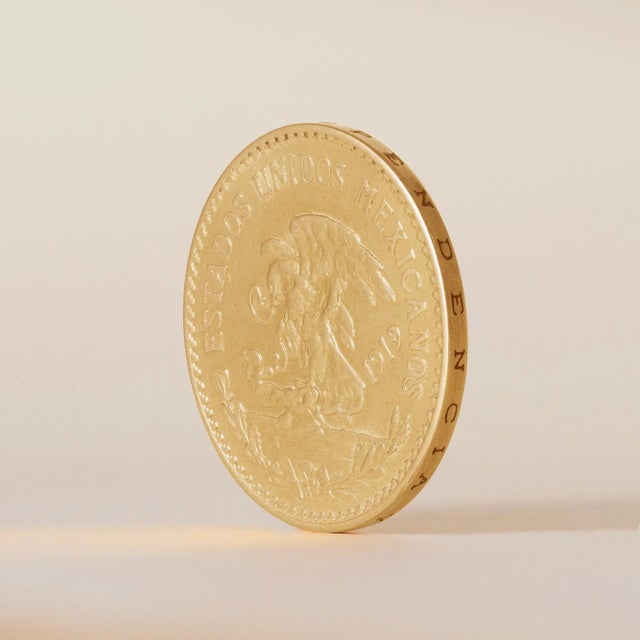 Modern Early 20th Century 24k Pure Gold Mexico 1919 20 Pesos Aztec Calendar Coin For Sale - Image 3 of 7