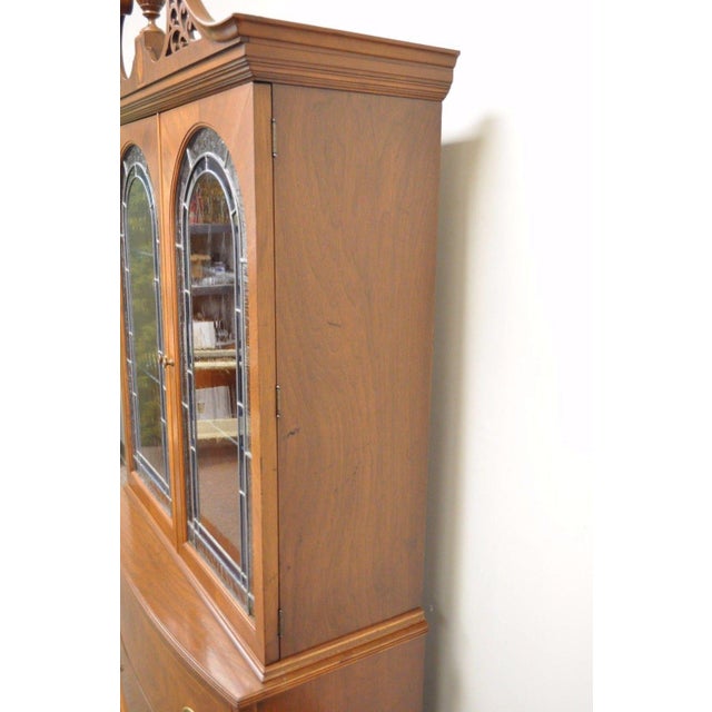 Antique Federal Style Inlaid Mahogany Stained Leaded Glass China