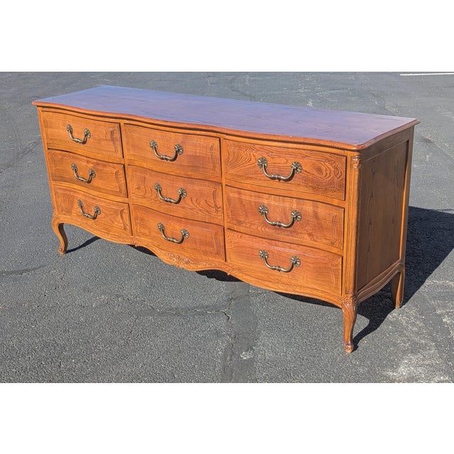 1960s Henredon French Provincial 9-Drawer Dresser For Sale - Image 12 of 18