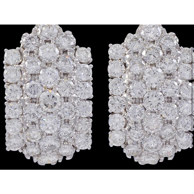 A fabulous pair of earrings with an enormous amount of look and sparkle! These exquisite pair of earrings features only...
