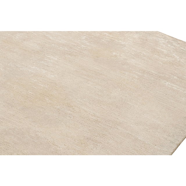 Rug & Kilim’s Scandinavian Style Rug in Beige and Gray, With Geometric Patterns For Sale In New York - Image 6 of 7