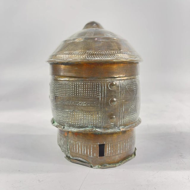 Early 20th Century Early 20th Century Asante Forowa Chased Brass Box Ghana MATTER COLLECTION For Sale - Image 5 of 10