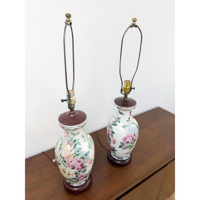 Mid 20th Century Mid 20th Century Floral Chinoiserie Lamps Pair Vintage Off White Pink Accent Asian Table Lamp - Pair For Sale - Image 5 of 9