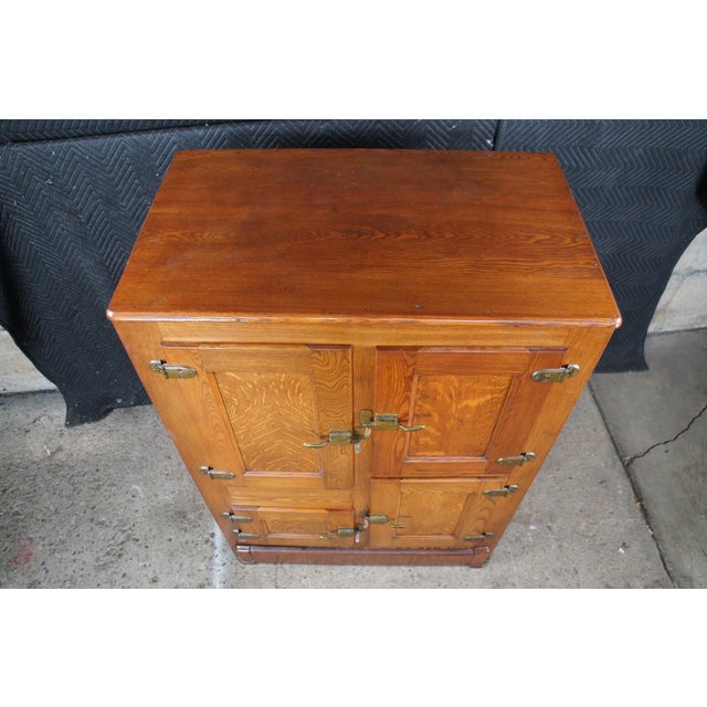1910s Antique Quarterswan Oak Farmhouse Kitchen Ice Box Refrigerator Bar Cabinet For Sale - Image 16 of 16