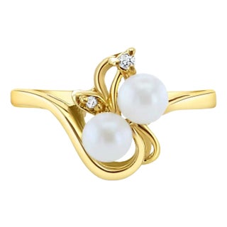4MM Cultured Pearl Cluster Ring 14k Yellow Gold, Size 5.5 For Sale