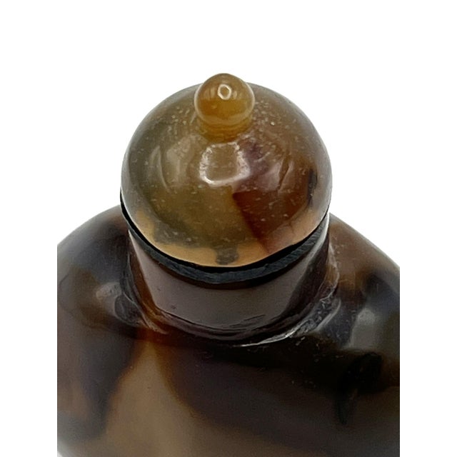Vintage Banded Agate Snuff Bottle With an Interesting Design For Sale - Image 11 of 14