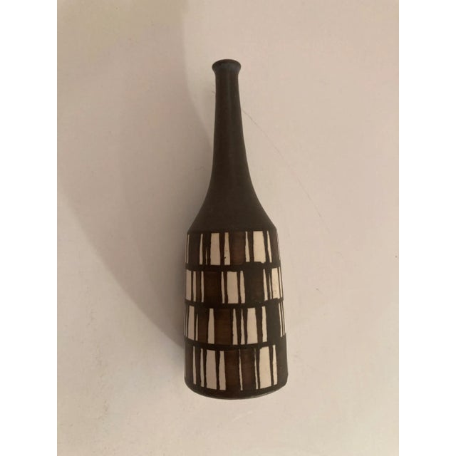Modernist Vintage Ceramic Vase, Italy 1960's. For Sale - Image 9 of 11