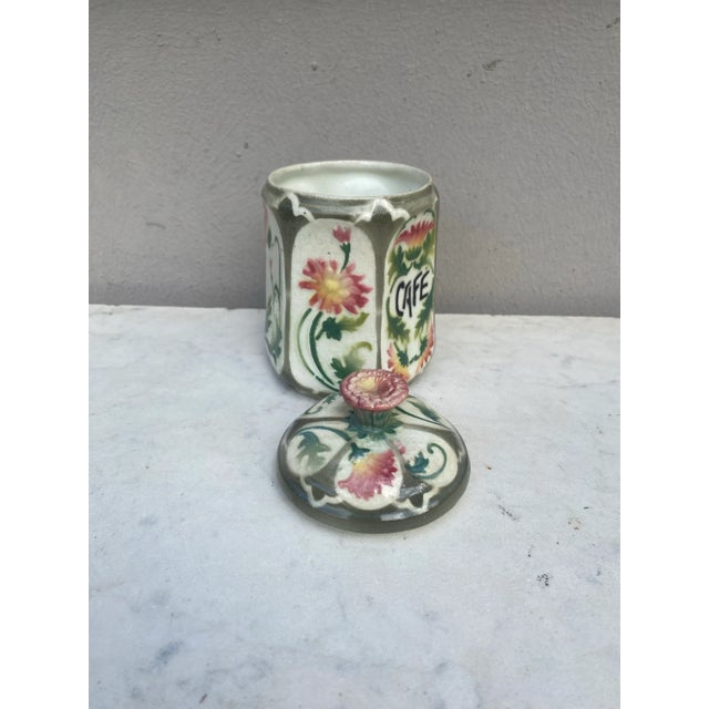 French Country French Majolica Daisies Kitchen Coffee Canister Circa 1900 For Sale - Image 3 of 4