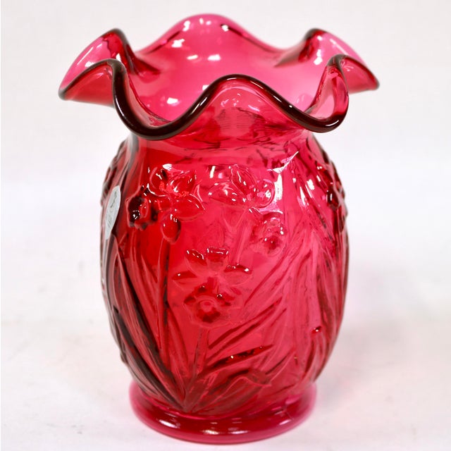 Fenton Art Glass Company Vintage Fenton "Country Cranberry" Art Glass Ruffled Daffodil Vase For Sale - Image 4 of 9