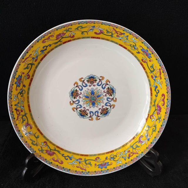 Chinese Ceramic Plate,Qianlong Marked Famille Rose Porcelain Plate Hand Painted Flowers Pattern For Sale - Image 4 of 10
