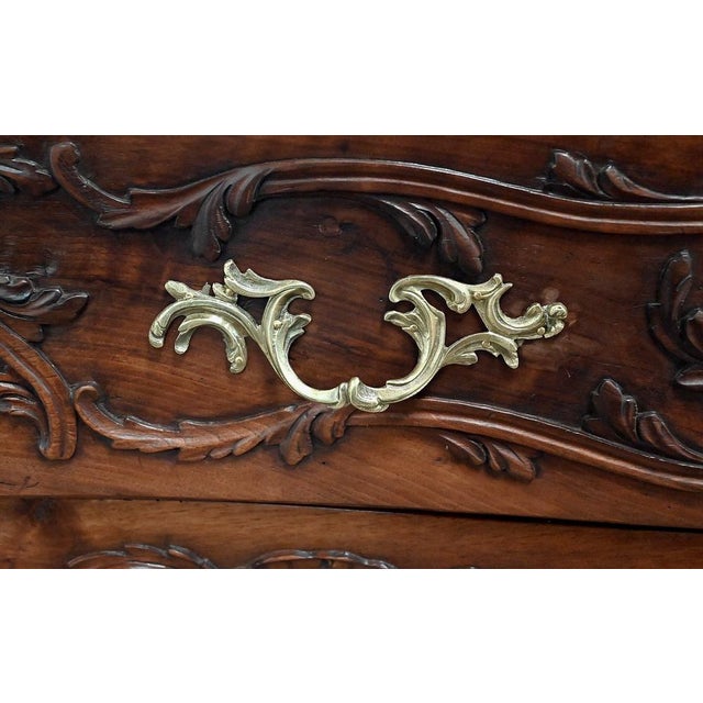 Brown Louis XV Chest of Drawers in Walnut, 18th Century For Sale - Image 8 of 18