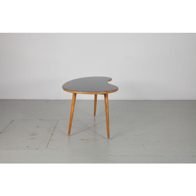 Kidney-Shaped 3-Legged Coffee Table in Wood with Black Formica Top, 1950s For Sale - Image 18 of 18