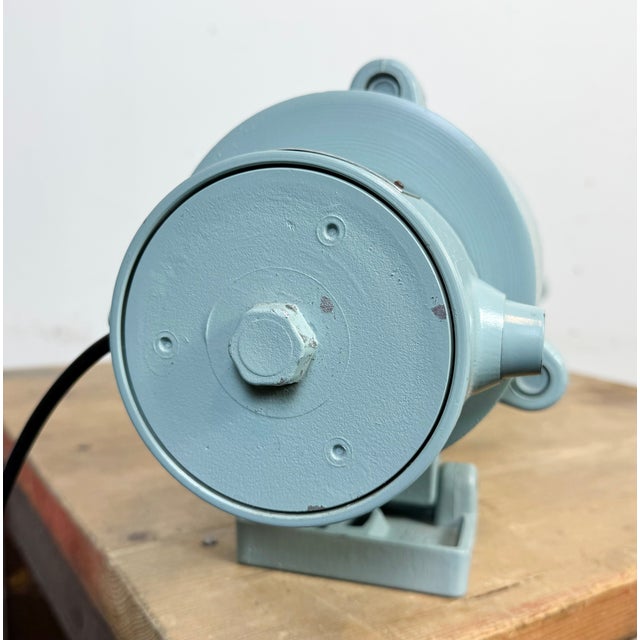 East German Industrial Fluorescent Tube Light from Leuchtenbau Wittenberg, 1980s For Sale - Image 14 of 18