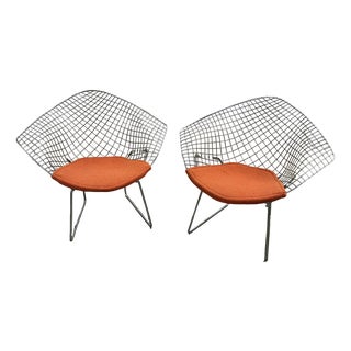 Diamond Chair in Silver with Orange Seat by Harry Bertoia for Knoll, 1980s For Sale