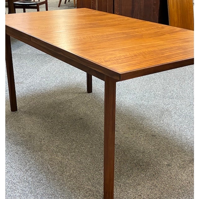 Mid Century Modern Extending Teak Dining Table c.1960 For Sale - Image 15 of 16