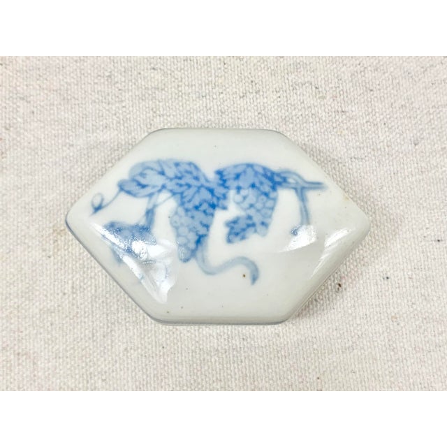 Sweet vintage blue and white trinket box. Chinoiserie design. Perfect for small earrings or desk accessories. This is a...