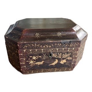 19th-Century Chinese Export Lacquer Tea Caddy Box With Gilt and Painted Figural Cartouches For Sale