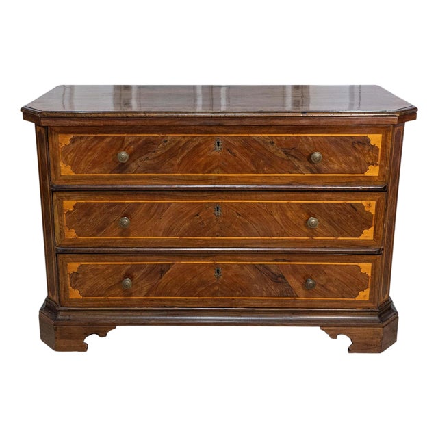 Italian 1690s Walnut and Ash Three-Drawer Commode with Inlaid Décor For Sale