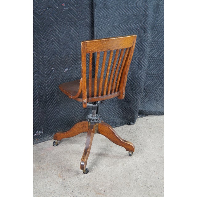 Antique Milwaukee Quartersawn Oak Adjustable Swivel Library Office Desk Chair For Sale - Image 6 of 12