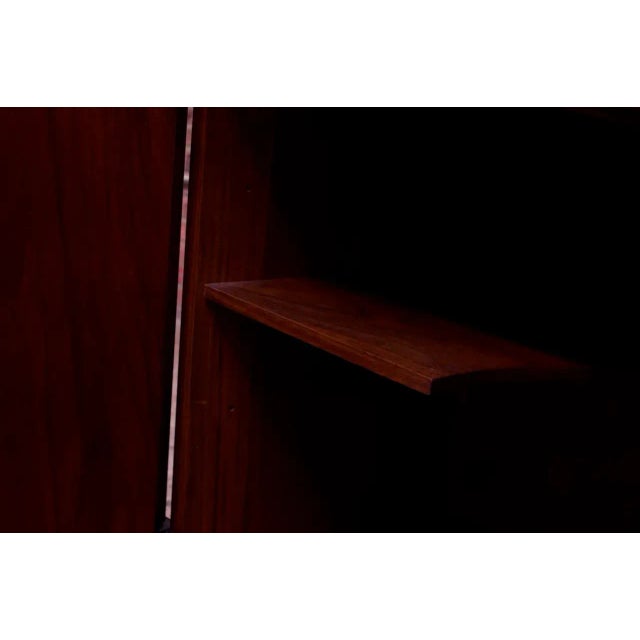 Mid-Century Modern Walnut Bar Cart / Cabinet on Casters by Milo Baughman For Sale - Image 12 of 13