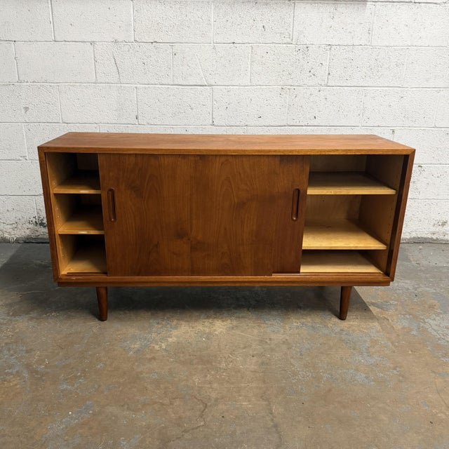 Carlo Jensen Vintage Danish Modern Teak Sideboard With Sliding Doors, Carlo Jensen for Poul Hundevad 1960s For Sale - Image 4 of 9