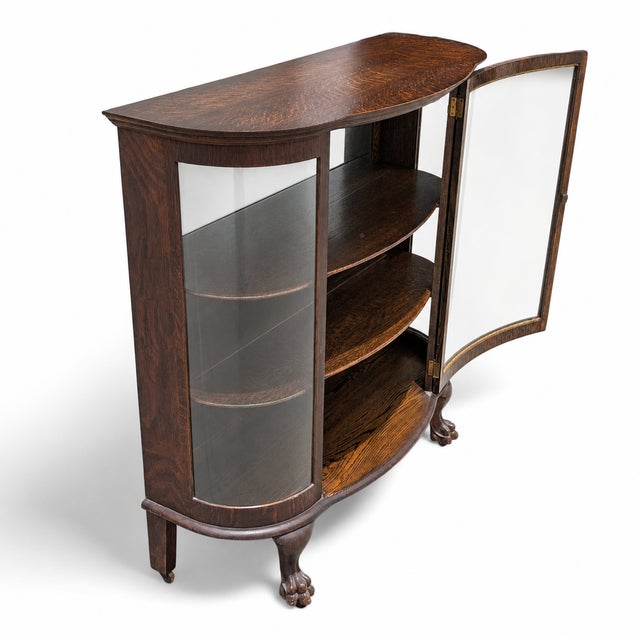 American Vintage Oak Bow-Front Curved-Glass China Cabinet With Claw Feet For Sale - Image 3 of 18